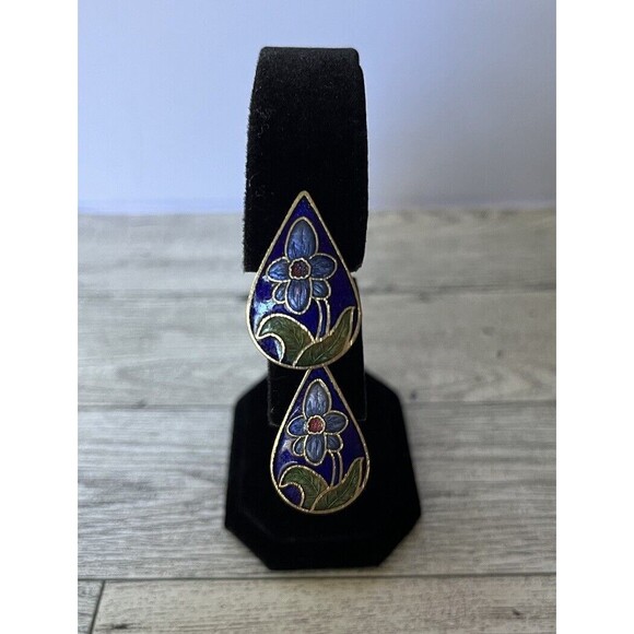 Cloisonne Enamel Teardrop Earrings Flower Stud Blue Gold Tone 1" Tall - Picture 2 of 4